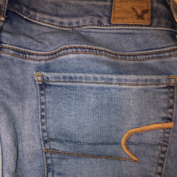 American Eagles Outfitters - Picture 4 of 4